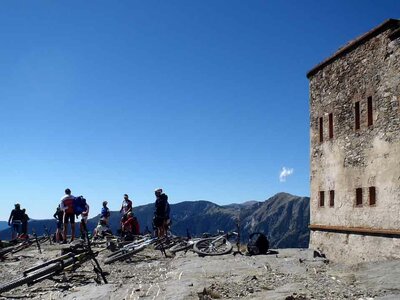 Sosta presso il Forte Centrale del Colle di Tenda, punto di partenza dell'itinerario | I.Borgna